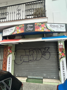 Local comercial en Calle Bonares, Isla Chica